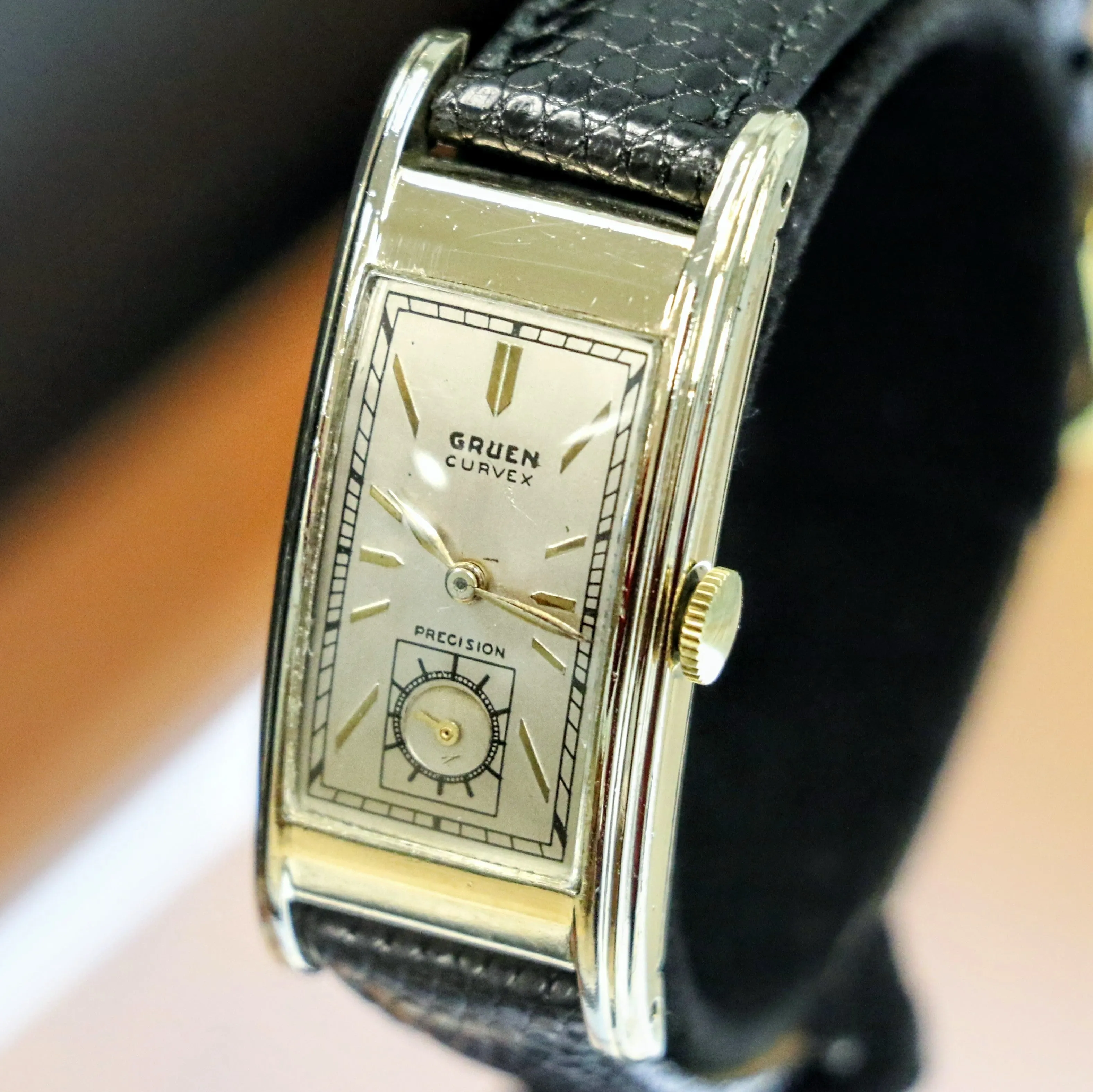 1935 GRUEN Curvex Precision Wristwatch 17 Jewels Cal. 311 Swiss Watch 14K GF