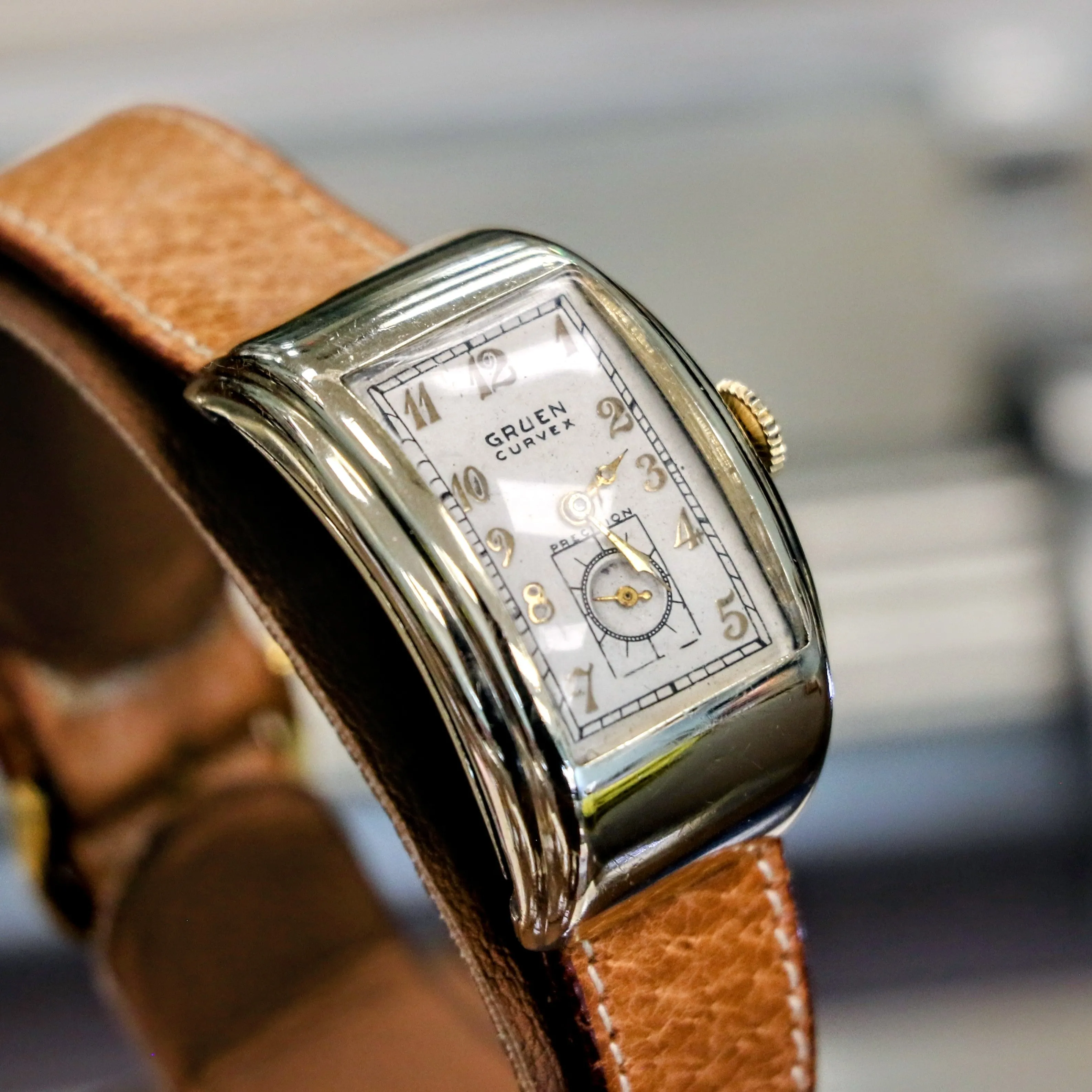 1938 GRUEN EXTREME Curvex Precision Commodore Driver's Ristside Vintage Watch