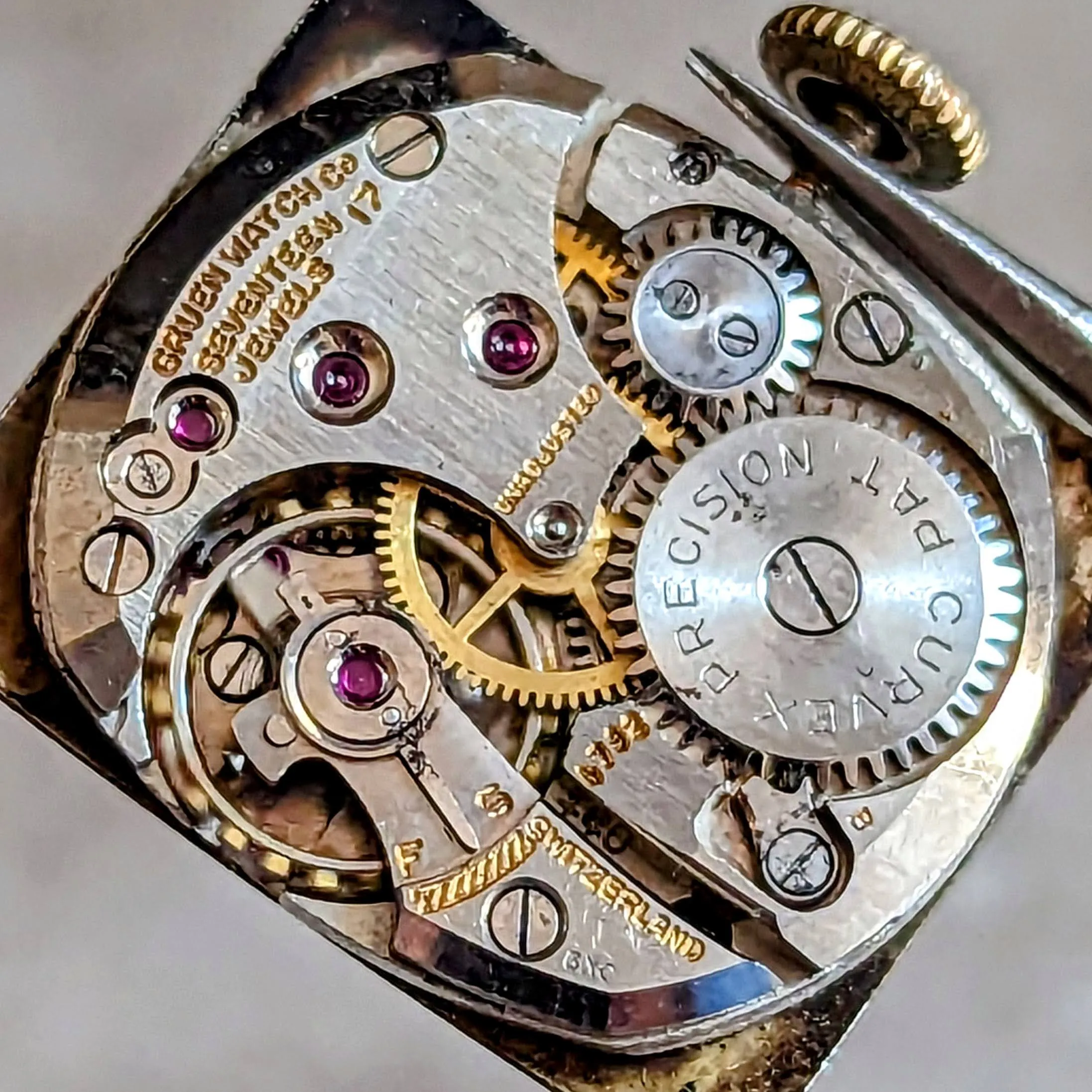 1940 GRUEN CURVEX Precision Watch 17 Jewels Cal. 440 Swiss Made Wristwatch