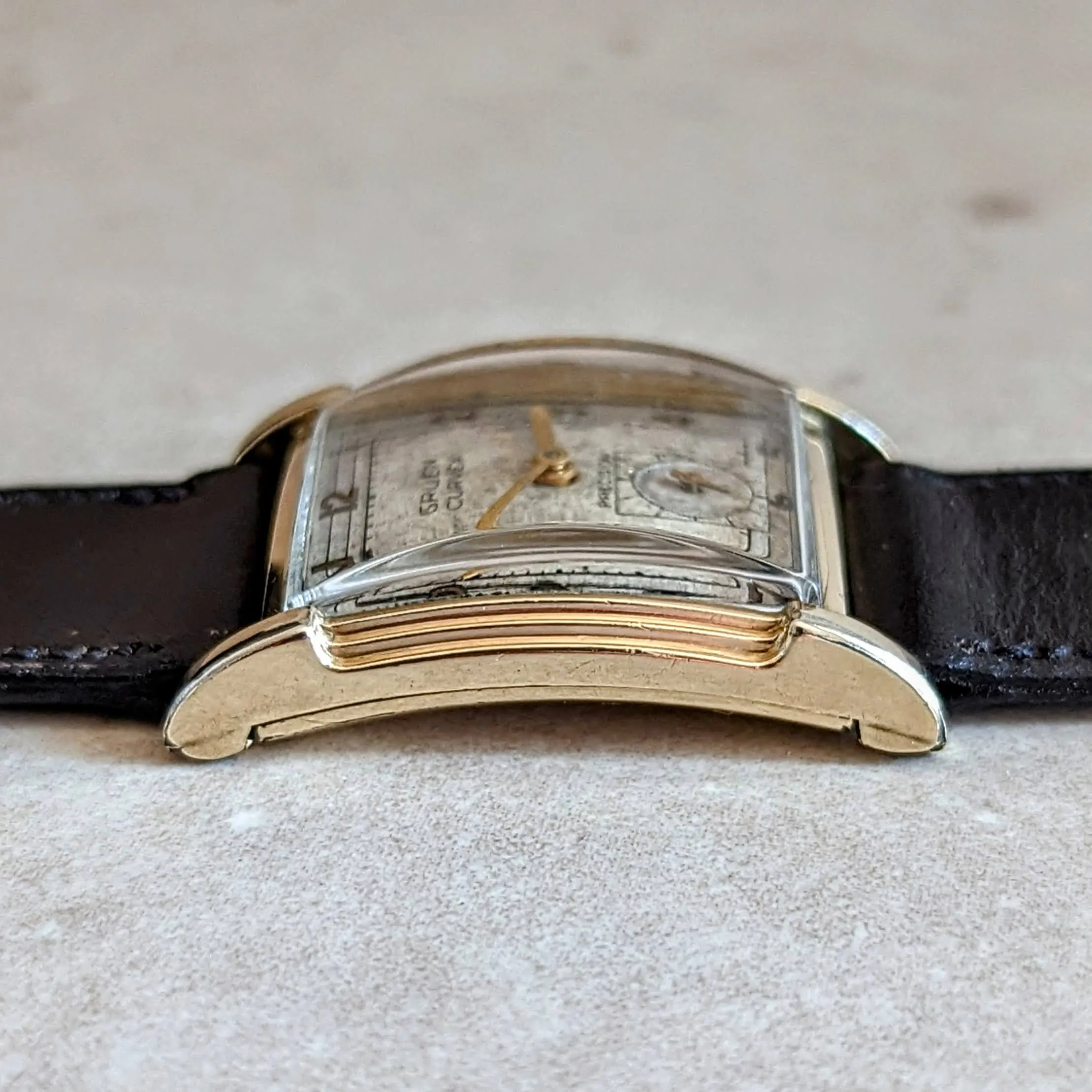 1940 GRUEN CURVEX Precision Watch 17 Jewels Cal. 440 Swiss Made Wristwatch
