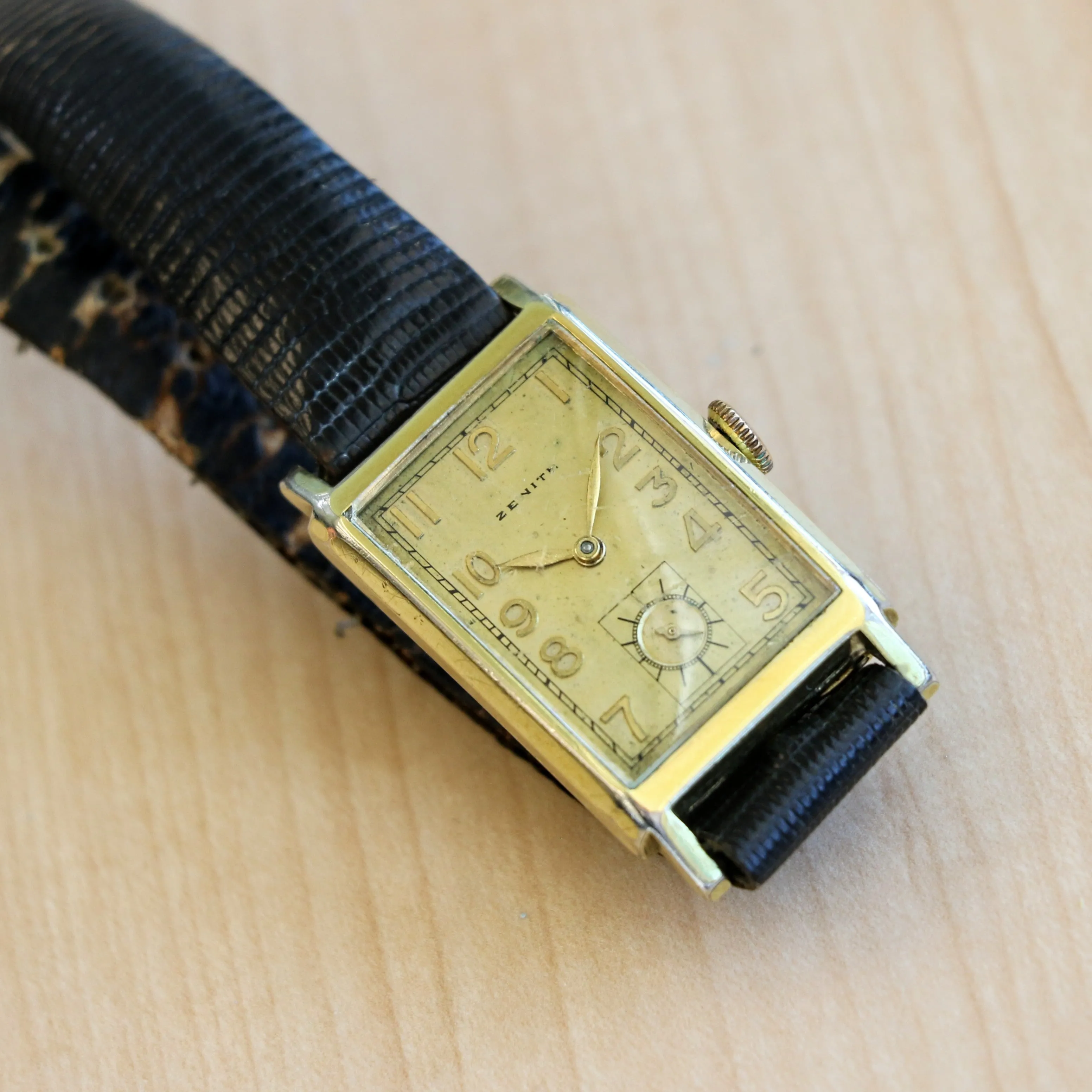 1940 ZENITH Tank Case Watch Cal. 8 3/4F 15 Jewels Mechanical Wristwatch