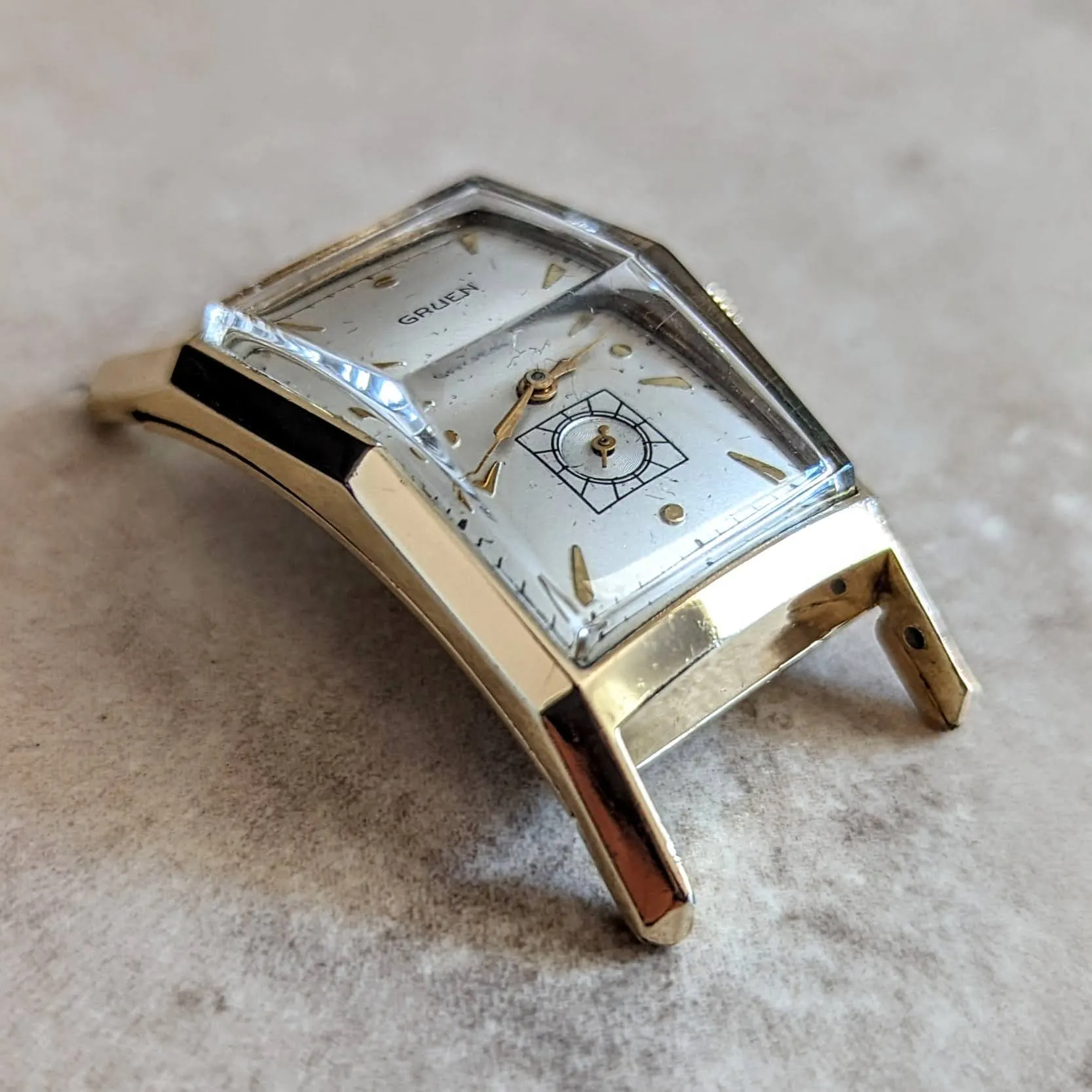 1948 GRUEN Curvex Precision Wristwatch “Curvametric” 17 Jewels Cal. 370 Swiss Watch