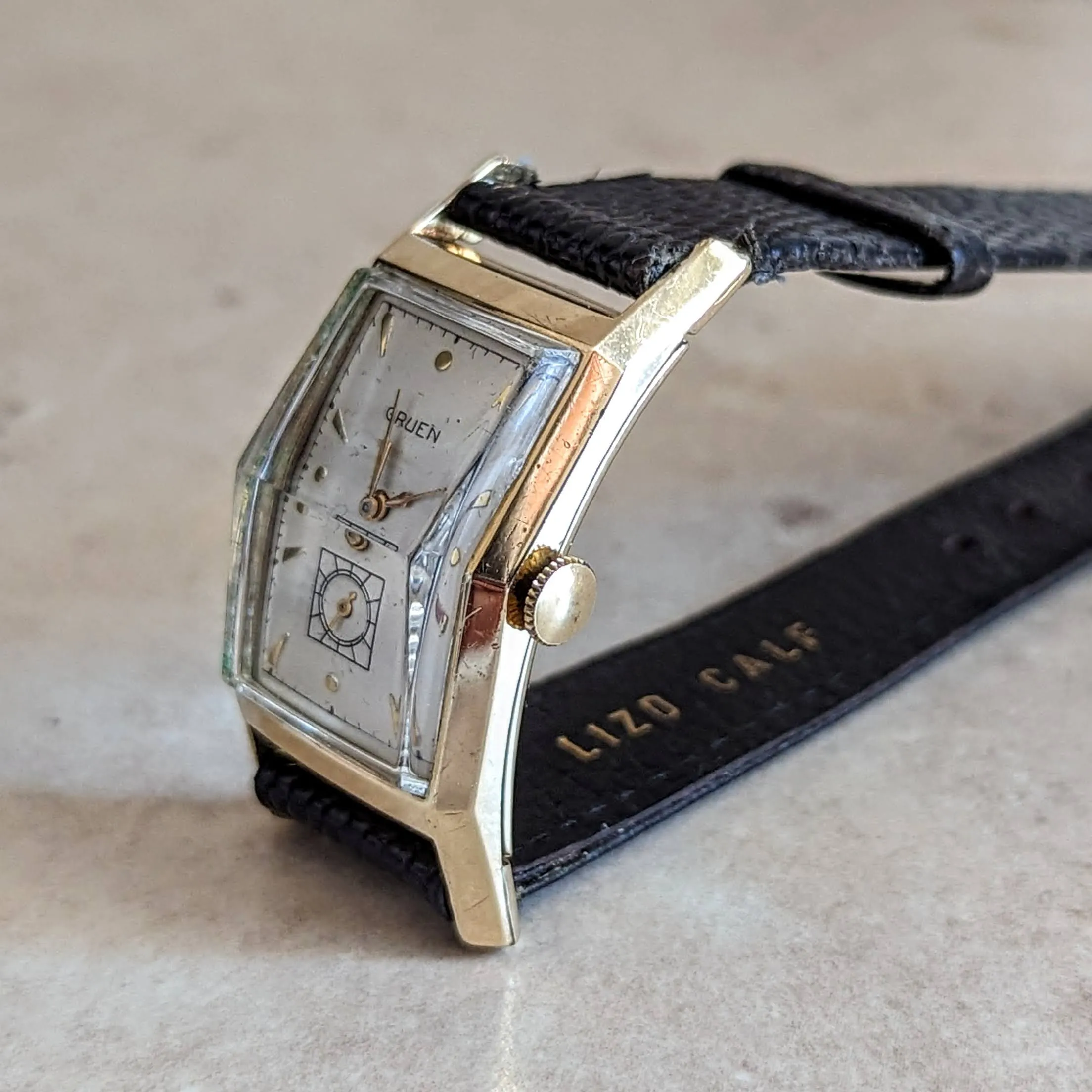 1948 GRUEN Curvex Precision Wristwatch “Curvametric” 17 Jewels Cal. 370 Swiss Watch