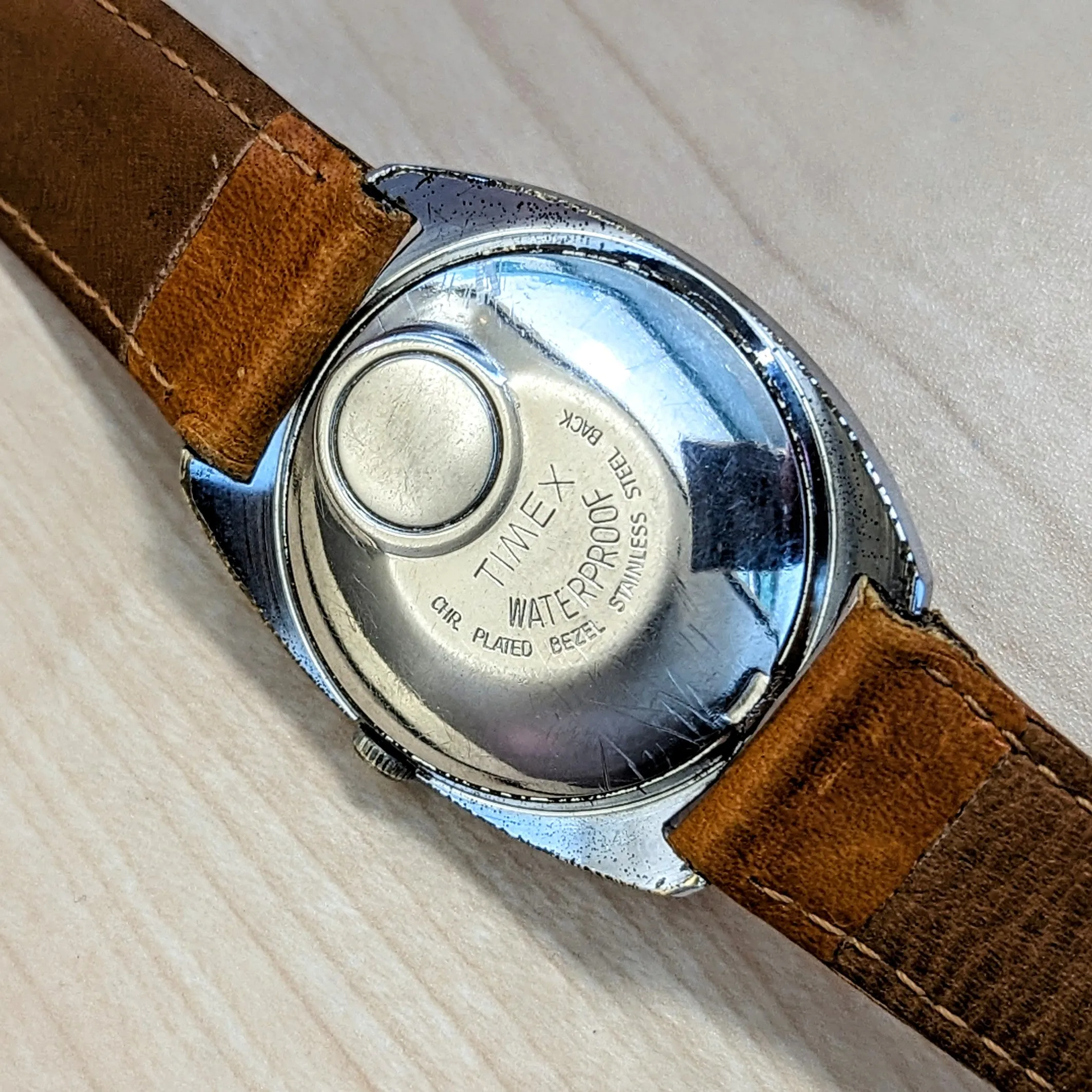 1969 TIMEX Electric Wristwatch Ref. 9454 Tonneau Case Hack Feature M40 Watch