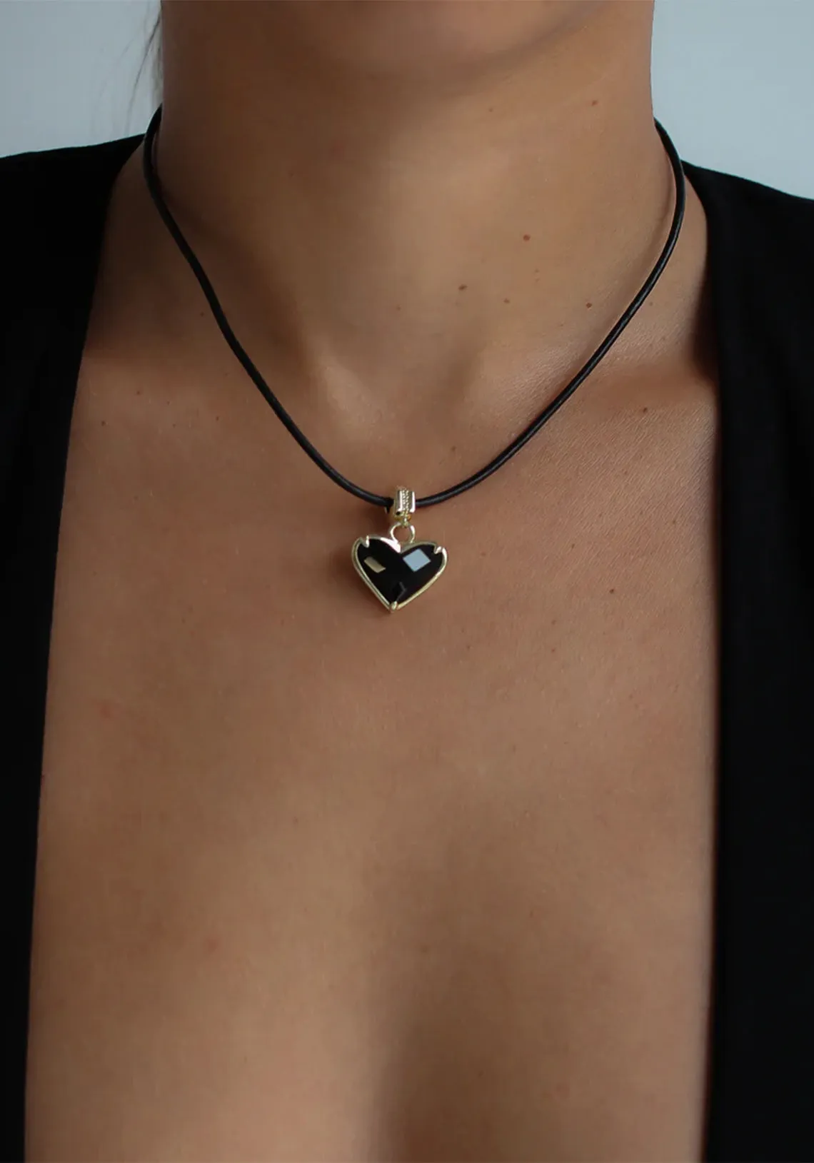 CINDY HEART LEATHER CHOKER