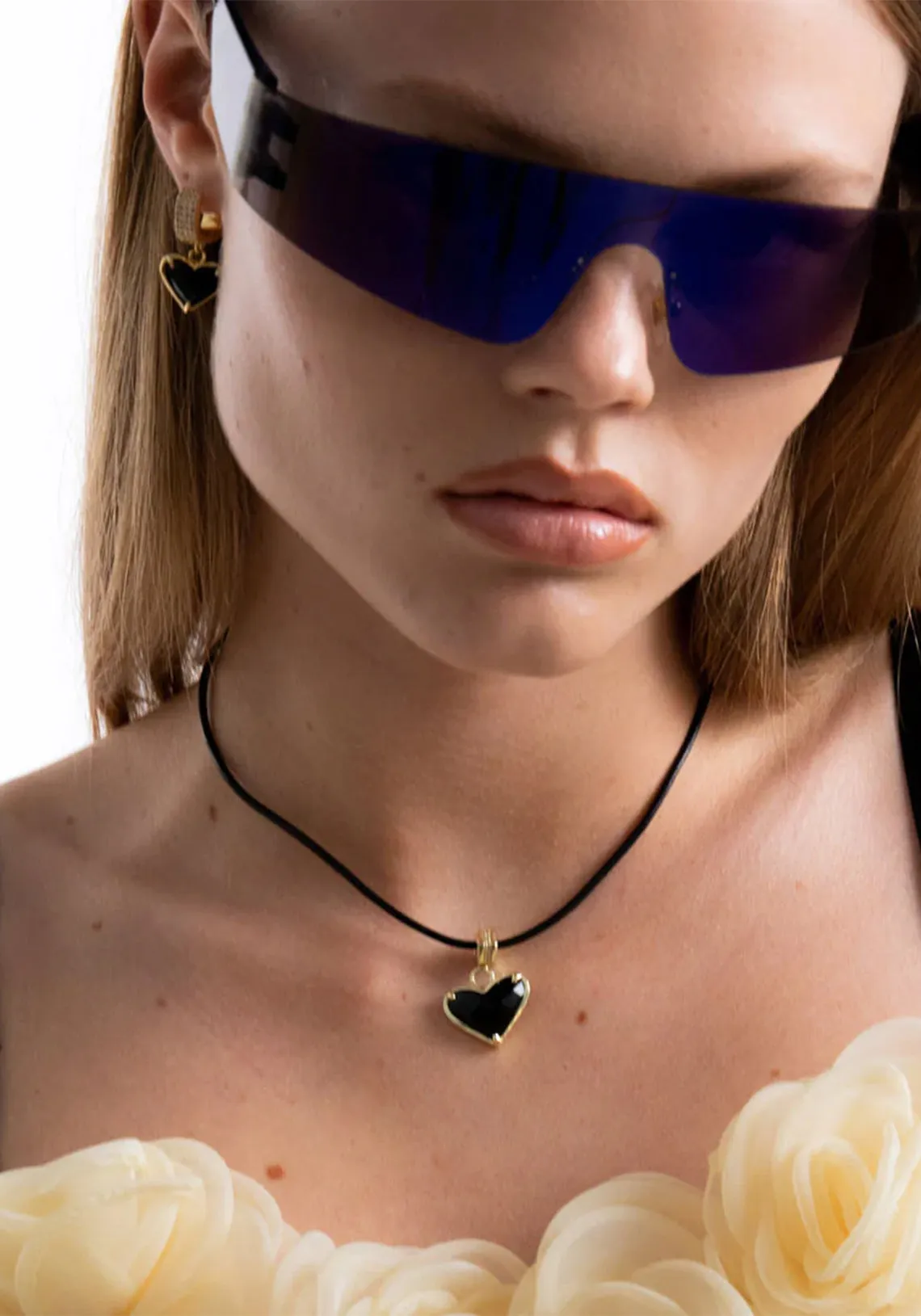 CINDY HEART LEATHER CHOKER