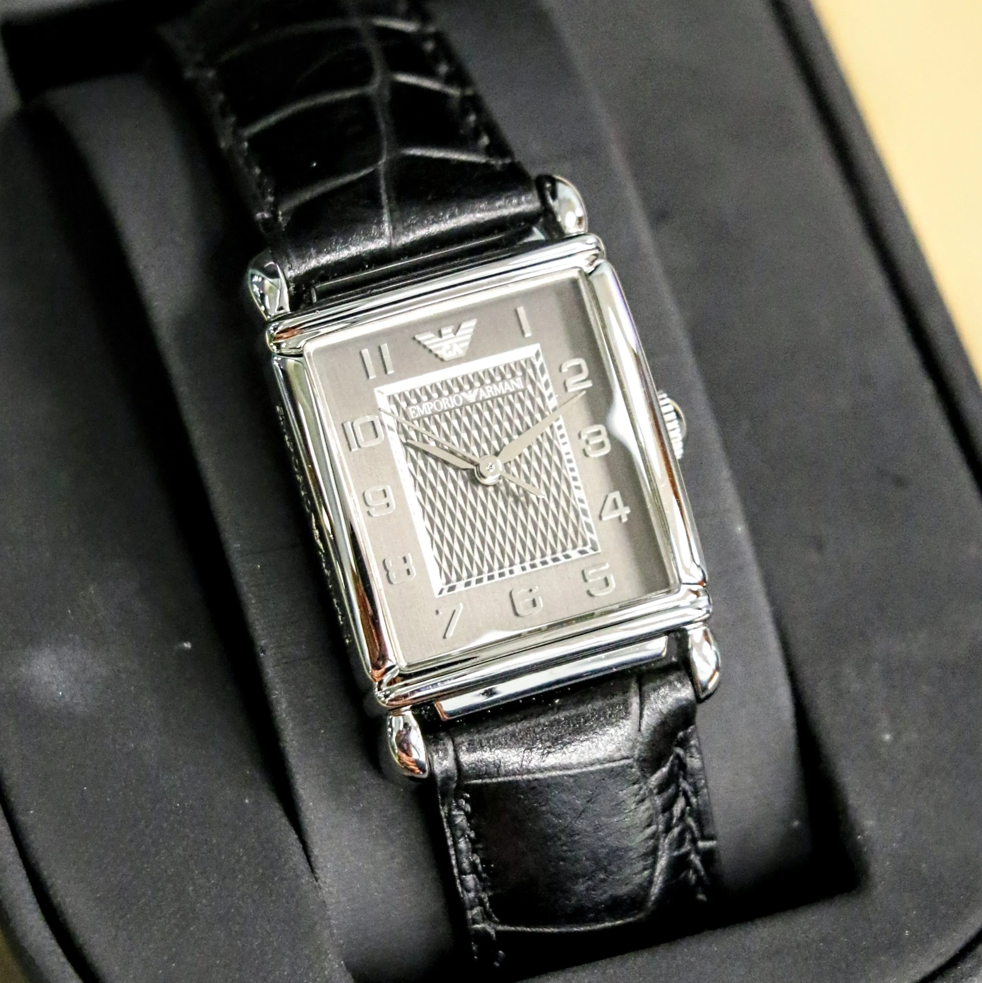 EMPORIO ARMANI Classic Edition Vintage Style Watch Tank Case AR0424 - Double Box & Papers