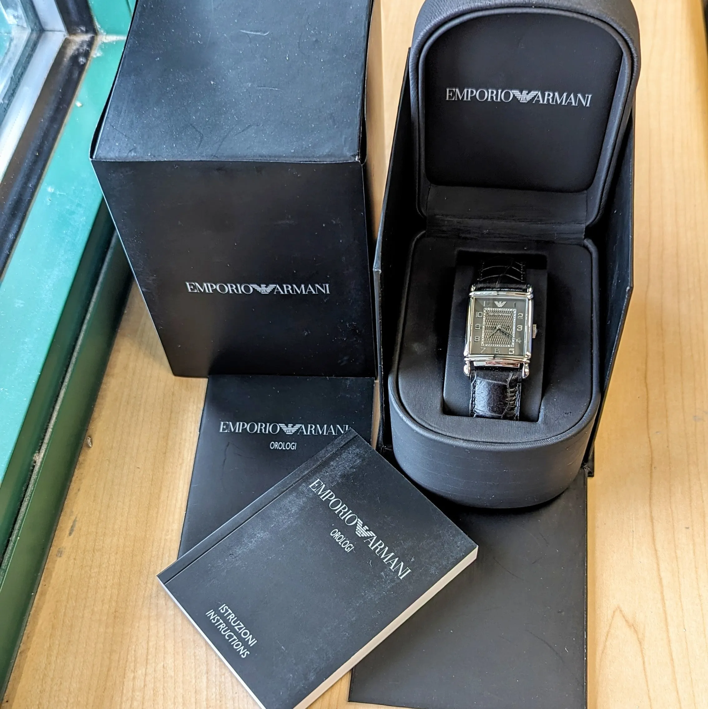 EMPORIO ARMANI Classic Edition Vintage Style Watch Tank Case AR0424 - Double Box & Papers