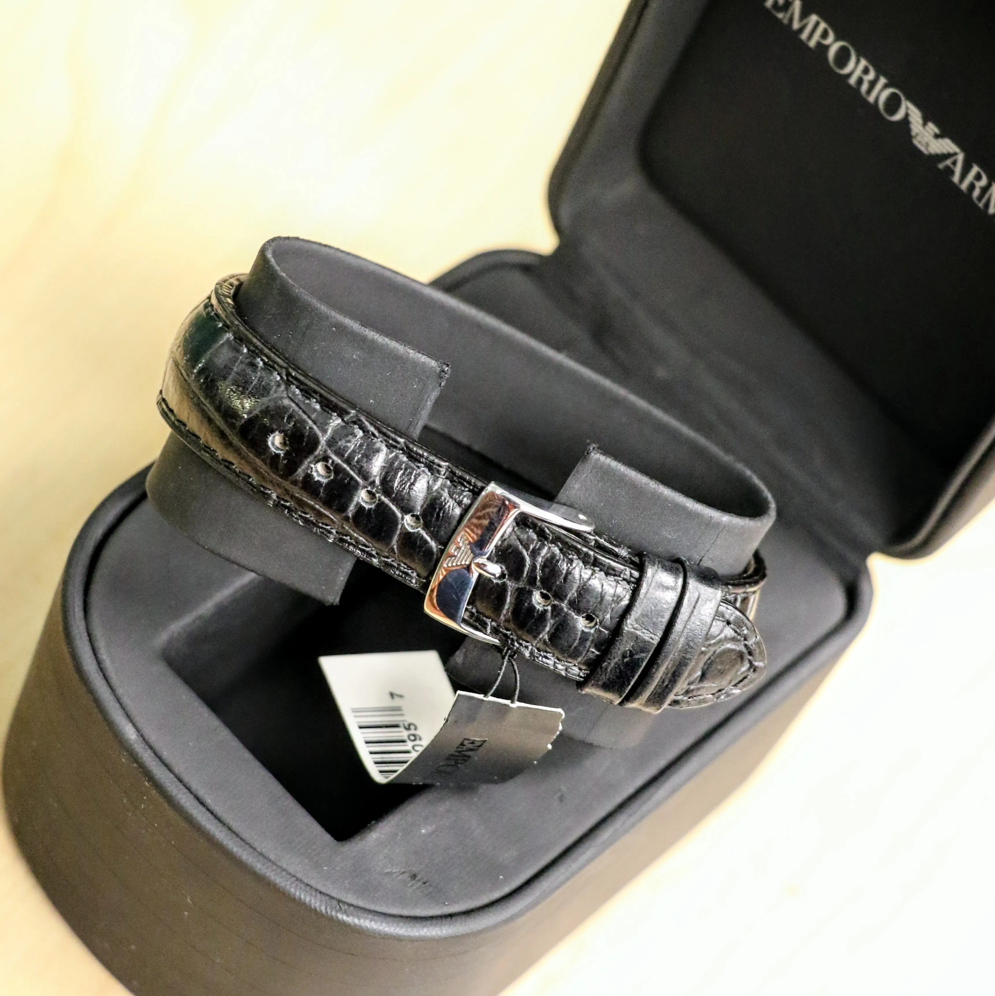 EMPORIO ARMANI Classic Edition Vintage Style Watch Tank Case AR0424 - Double Box & Papers