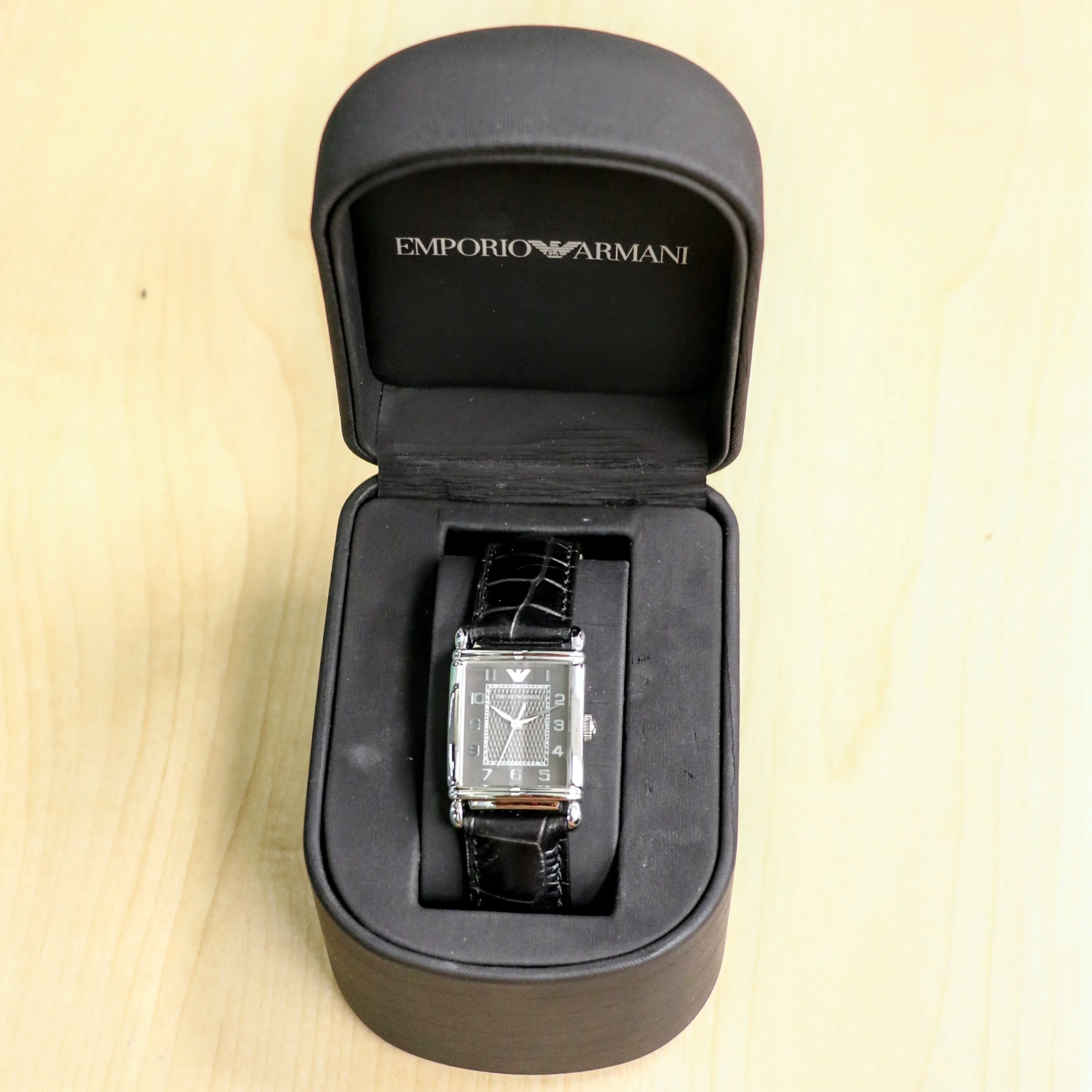 EMPORIO ARMANI Classic Edition Vintage Style Watch Tank Case AR0424 - Double Box & Papers