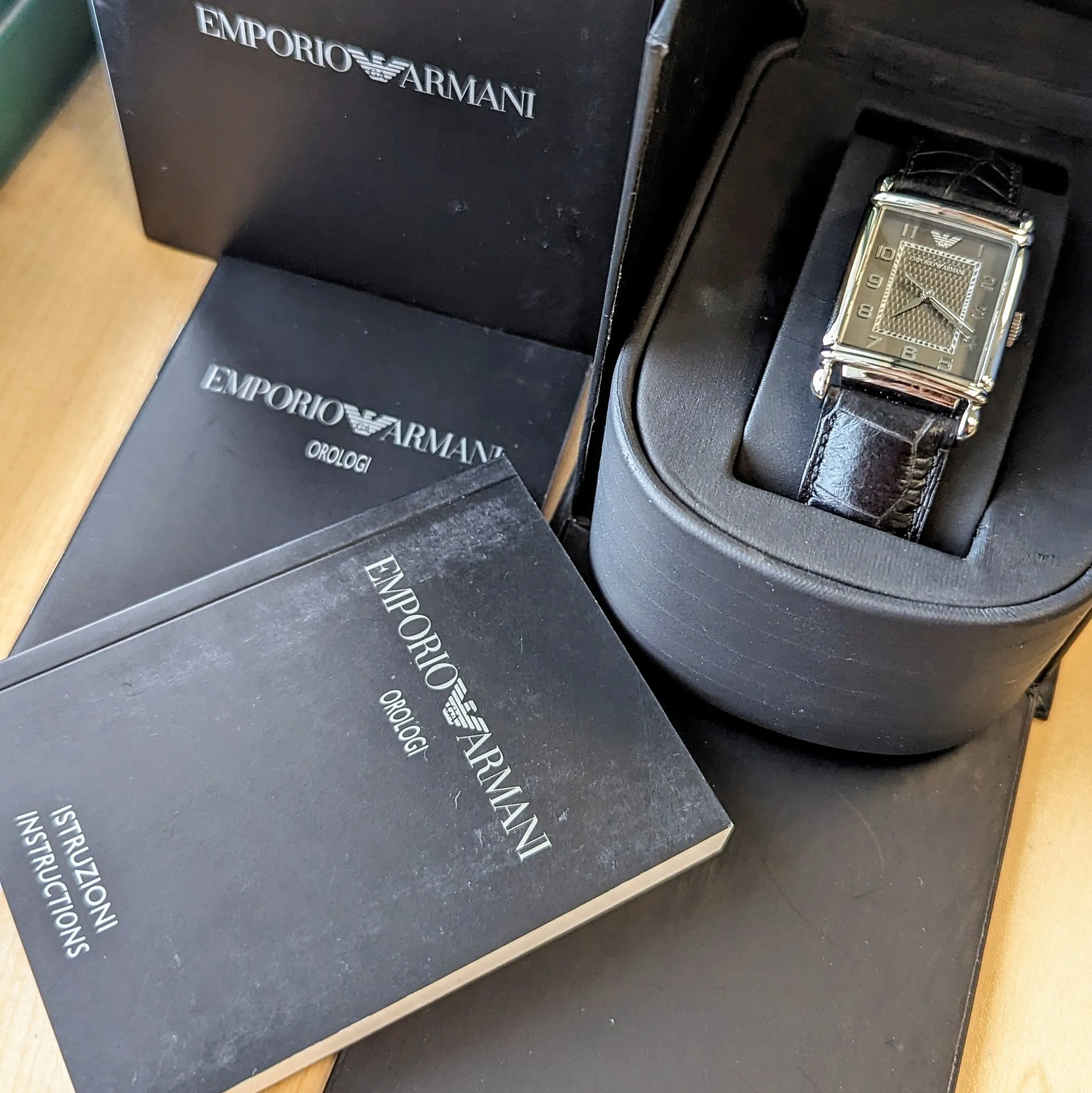 EMPORIO ARMANI Classic Edition Vintage Style Watch Tank Case AR0424 - Double Box & Papers