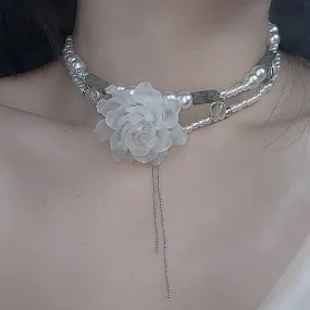 Fashion Exaggerated White Resin Flower Pendant Necklaces For Women
