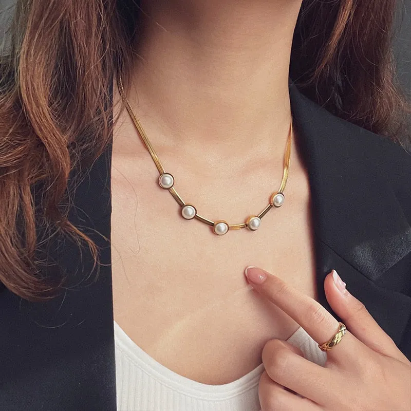 Fashion Fine Jewelry Embedded Pearls Charm Flat Snake Bone Chain