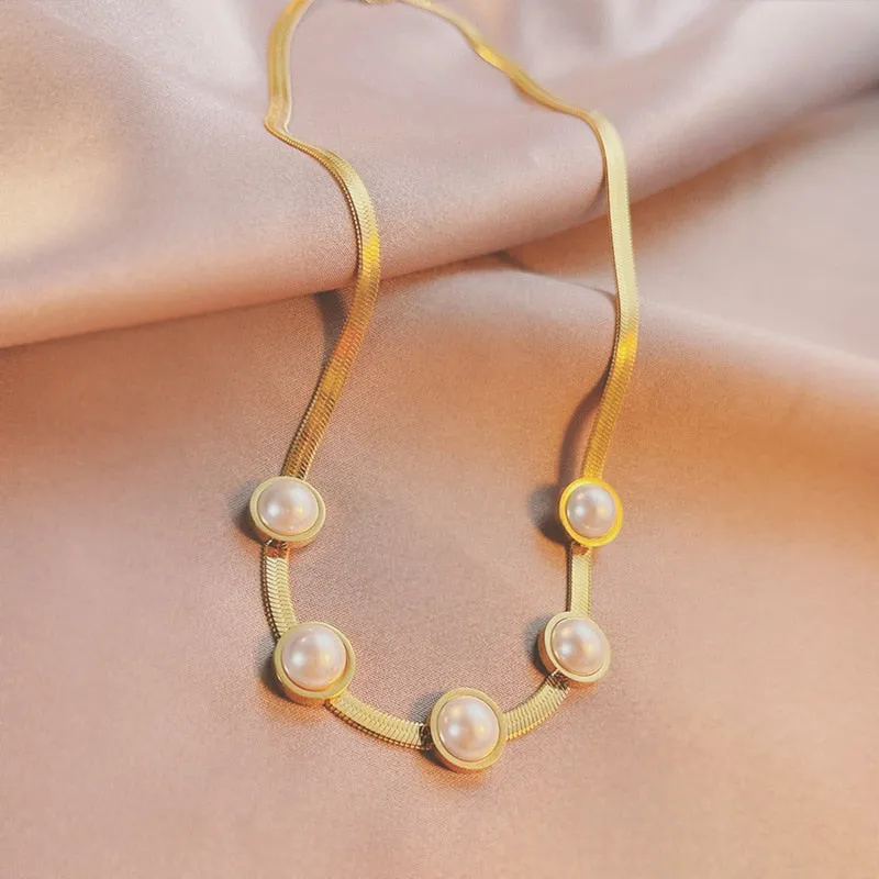 Fashion Fine Jewelry Embedded Pearls Charm Flat Snake Bone Chain
