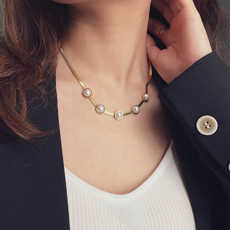 Fashion Fine Jewelry Embedded Pearls Charm Flat Snake Bone Chain