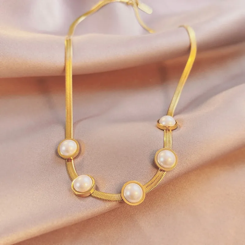 Fashion Fine Jewelry Embedded Pearls Charm Flat Snake Bone Chain