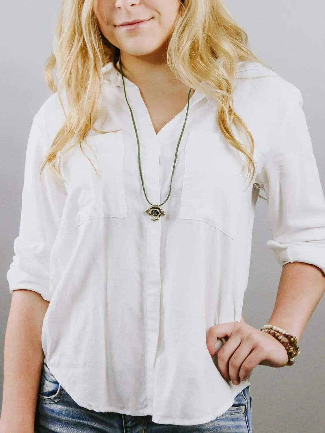 Graceful Flower Pendant Necklace
