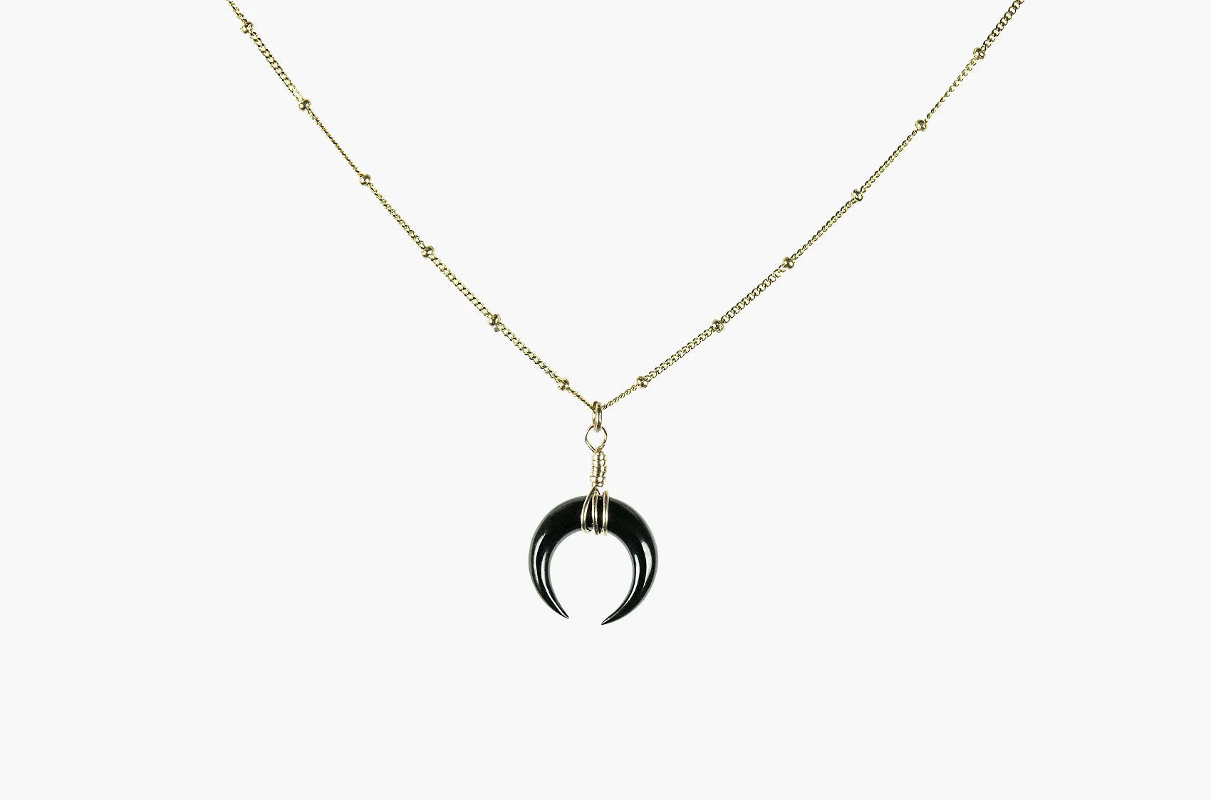 Little Big Horn. Mini crescent necklace