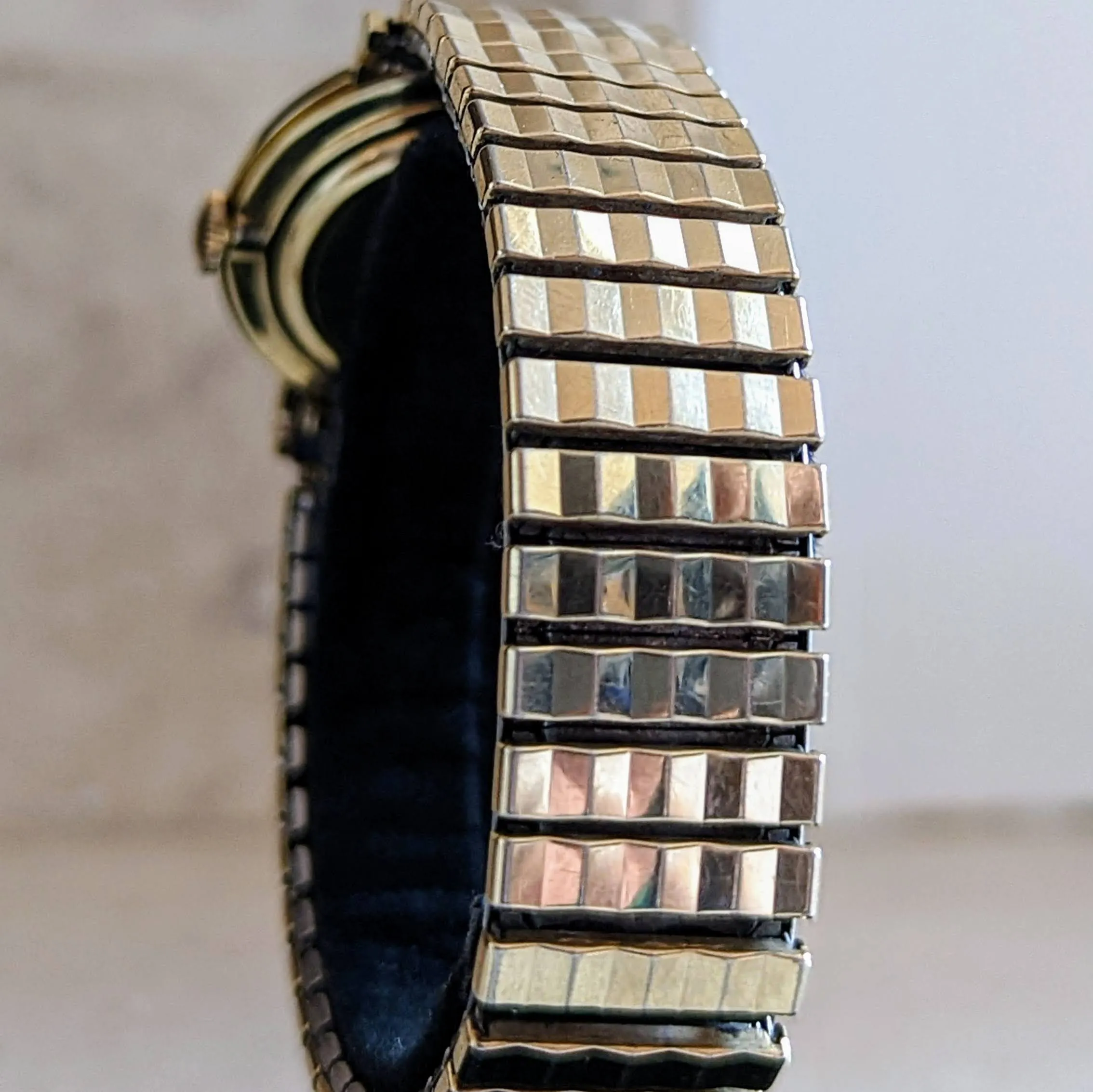LONGINES Watch Cal 22L 17 Jewels 14K GOLD Vintage Swiss Wristwatch