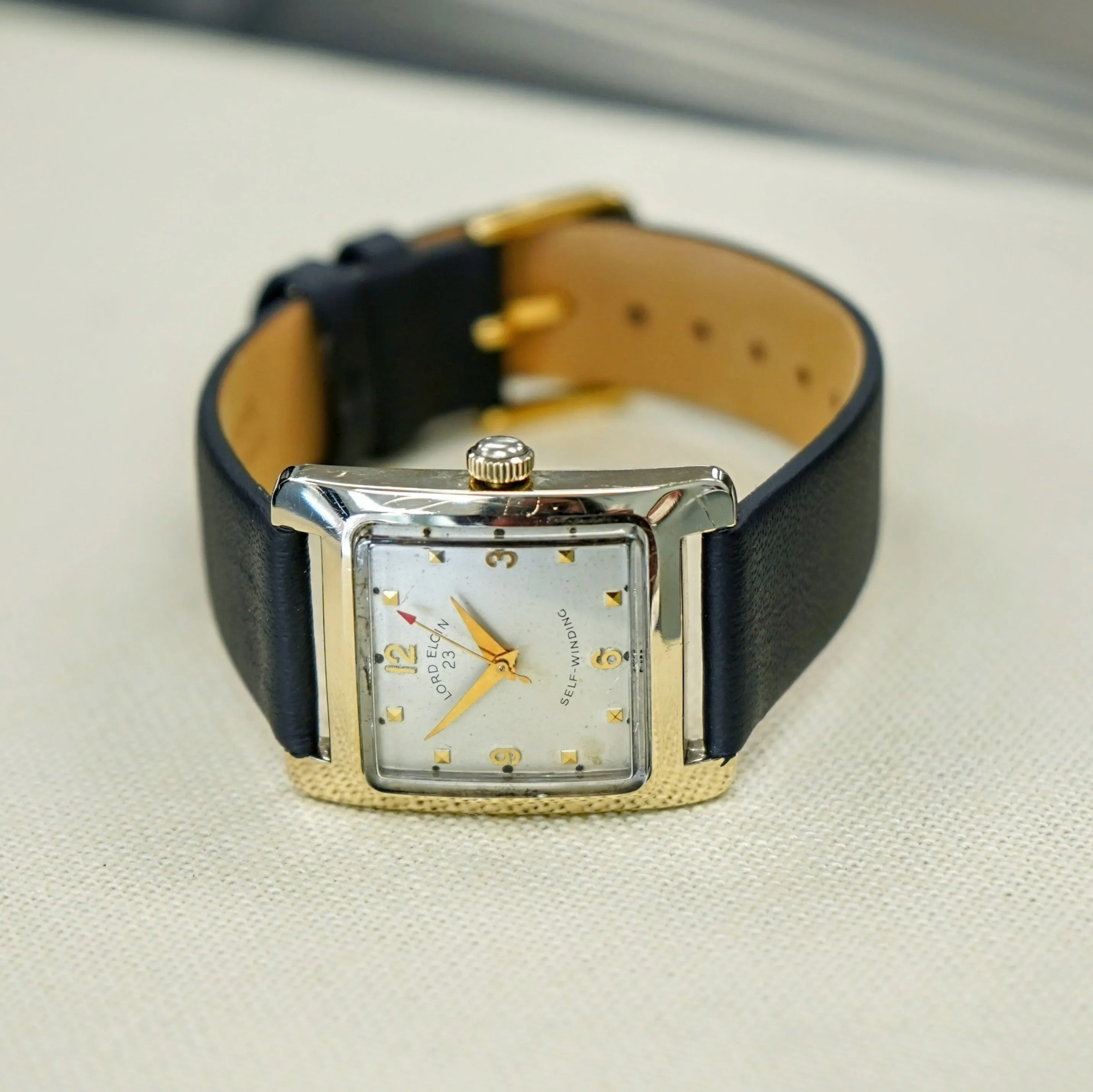 LORD ELGIN Brockton 23 Jewels Selfwinding Watch Tank Case Vintage Automatic Wristwatch