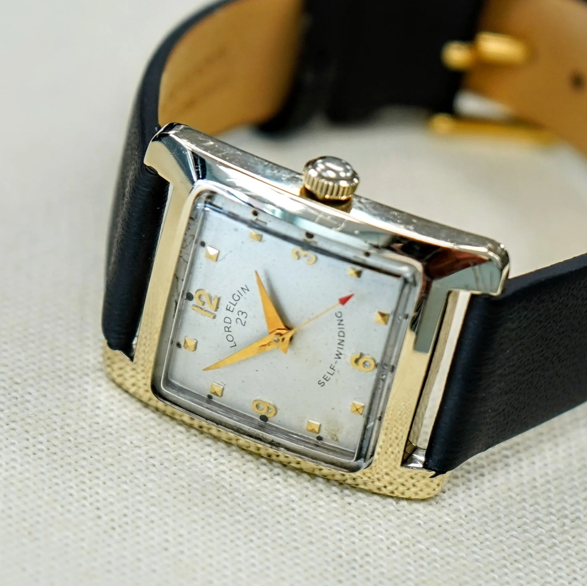 LORD ELGIN Brockton 23 Jewels Selfwinding Watch Tank Case Vintage Automatic Wristwatch