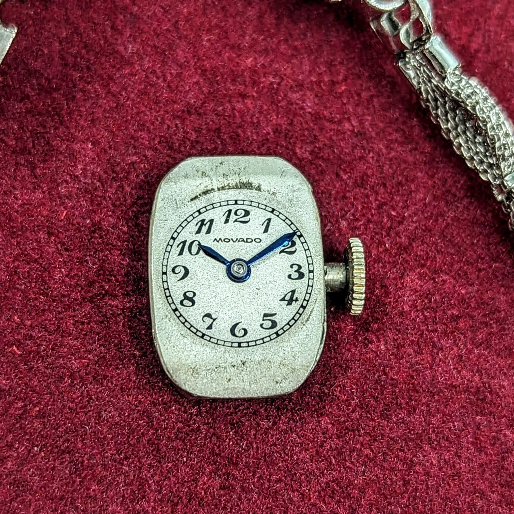 MOVADO Ladies Wristwatch Platinum Case & Fancy Lugs w/Diamonds 17 Jewels Swiss Watch
