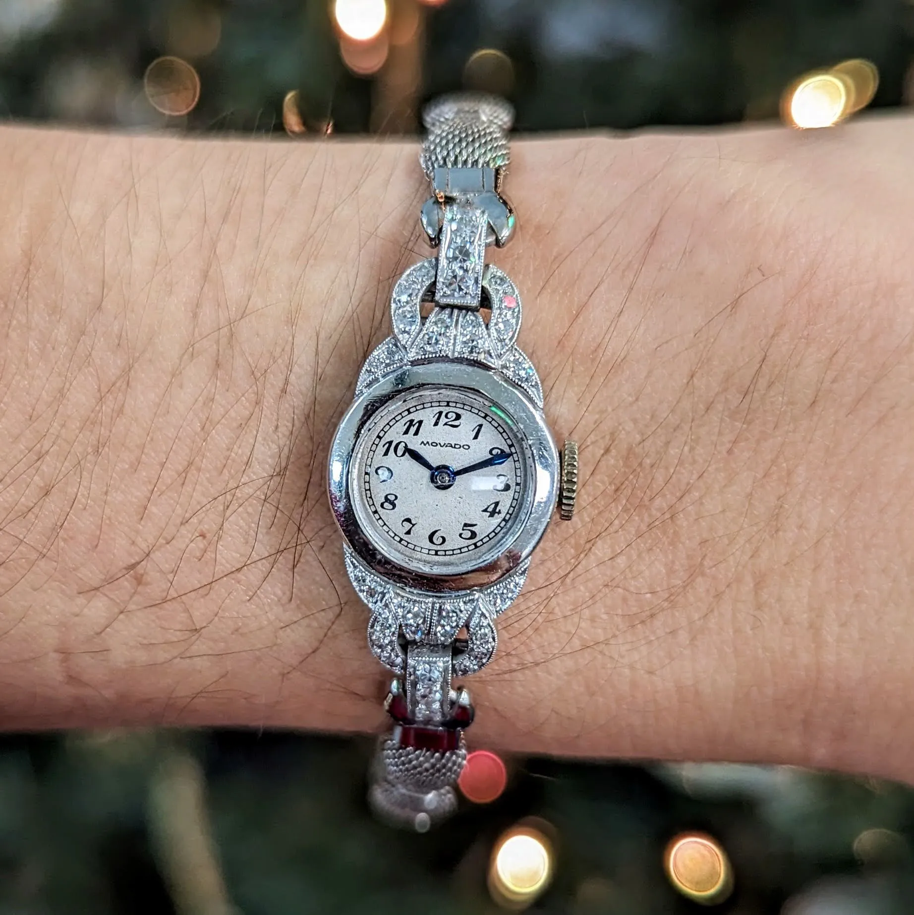 MOVADO Ladies Wristwatch Platinum Case & Fancy Lugs w/Diamonds 17 Jewels Swiss Watch