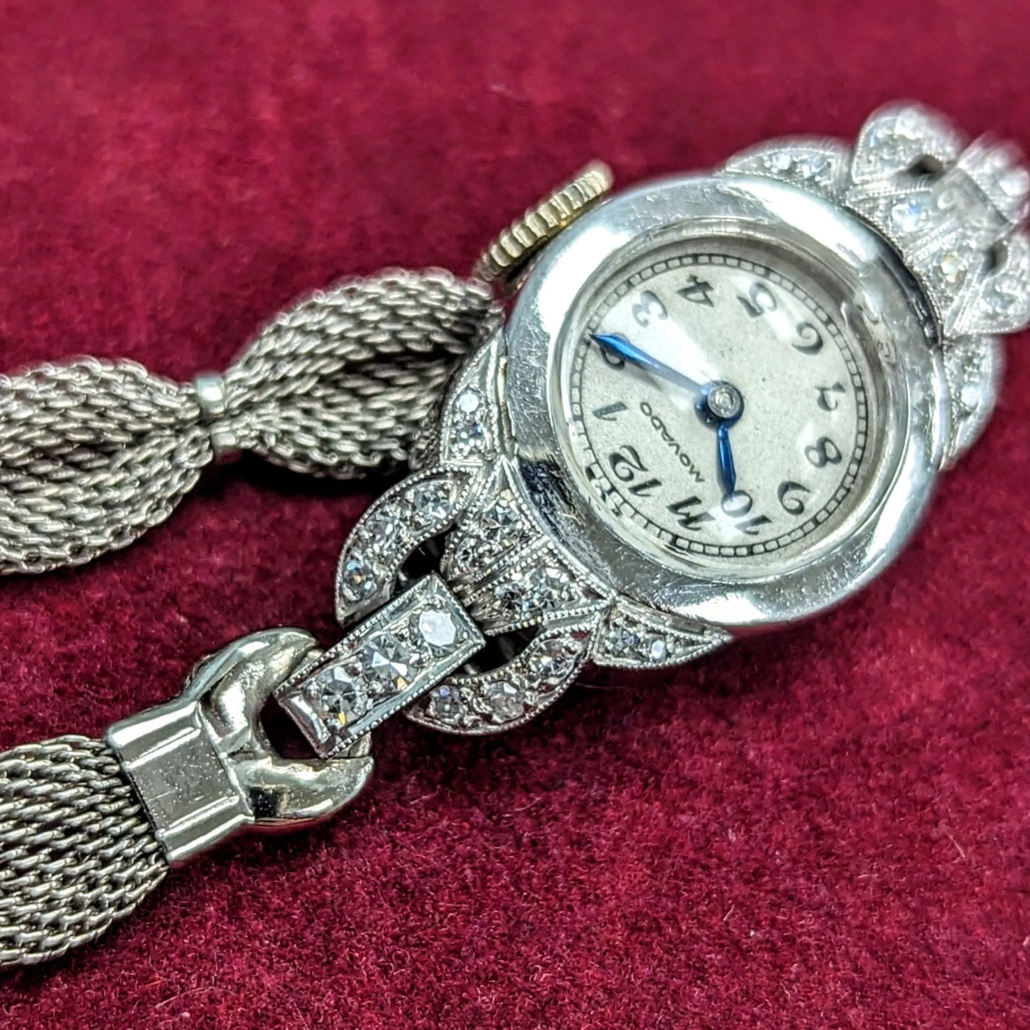 MOVADO Ladies Wristwatch Platinum Case & Fancy Lugs w/Diamonds 17 Jewels Swiss Watch