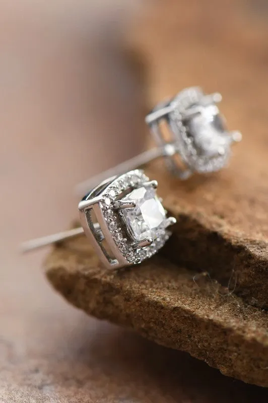 Walking After Midnight Stud Earring *