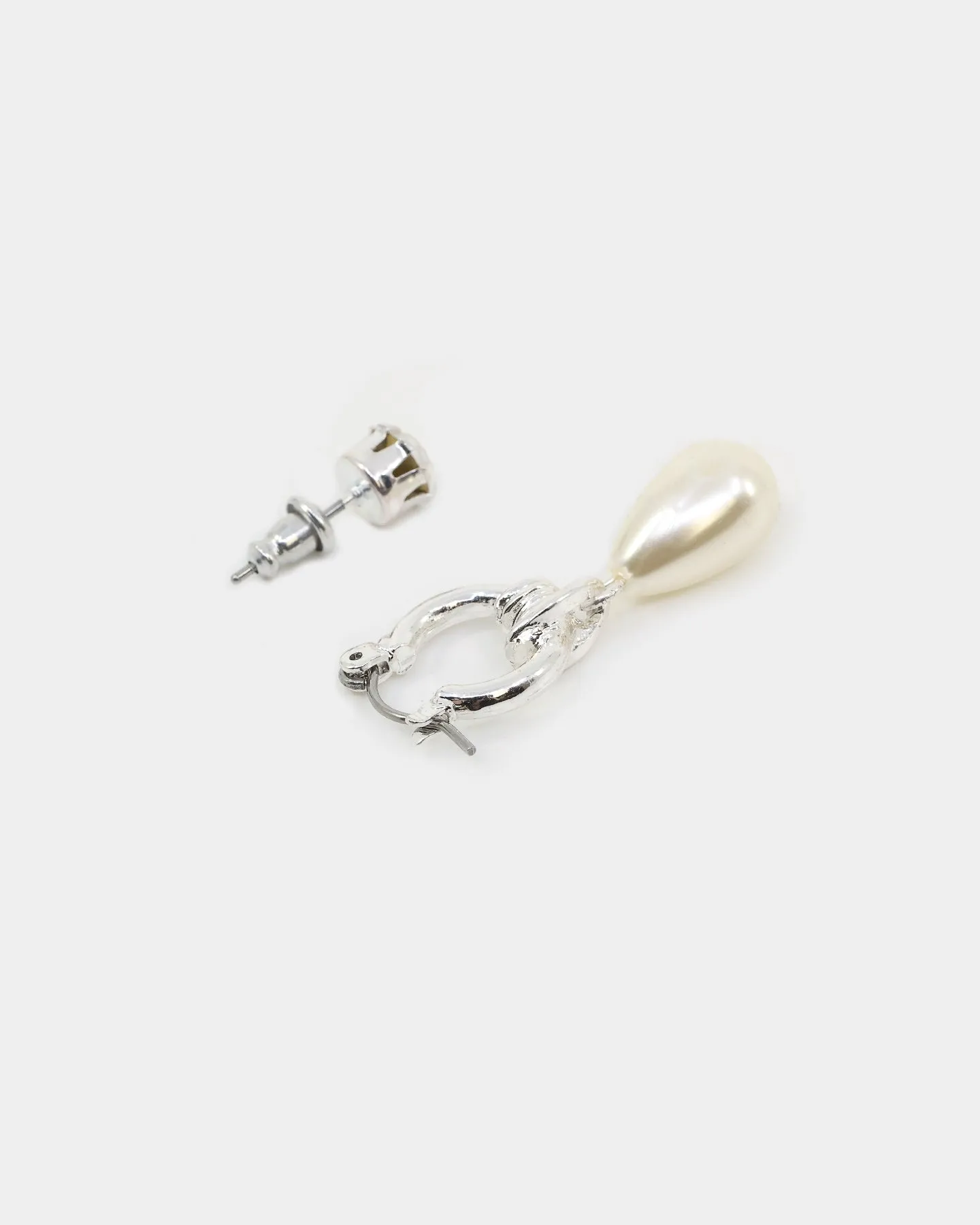 Wild For The Weekend Pearl And Crystal Earrings Set Silver